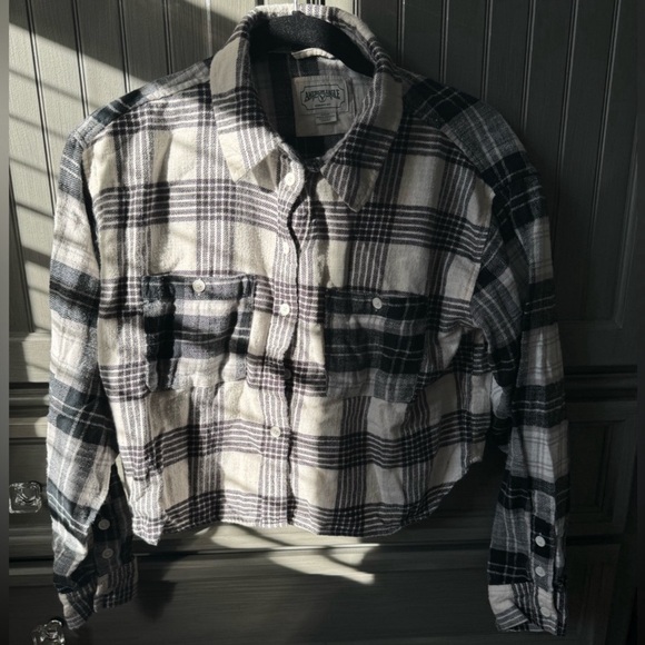 American Eagle Cropped Plaid Flannel Shirt - Picture 2 of 6